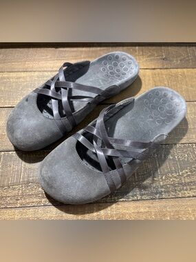 VIONIC Claire Gray Suede Slides Slip-on Mules Comfort Shoes, Women’s 9.5